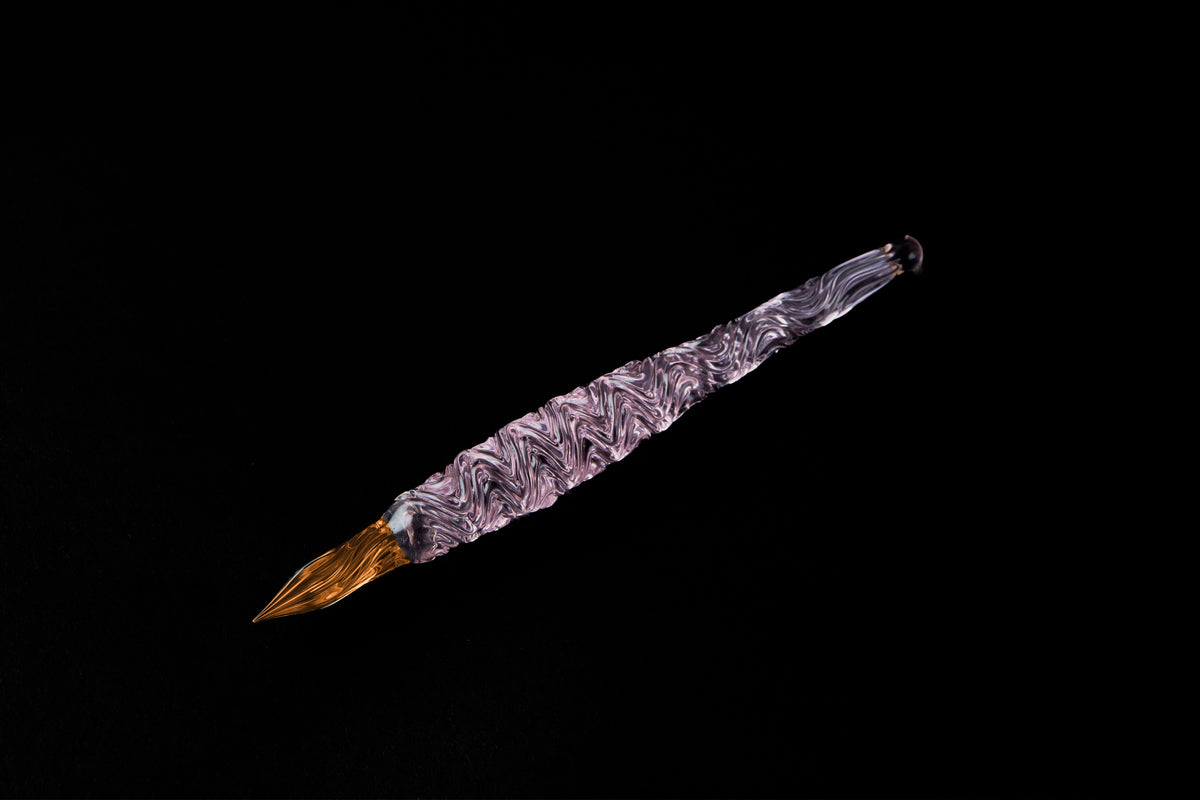 Hard Glass Pen - "Daimonji" - pink body, amber nib