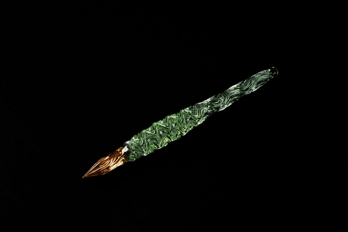 Hard Glass Pen - "Daimonji" - green body, amber nib