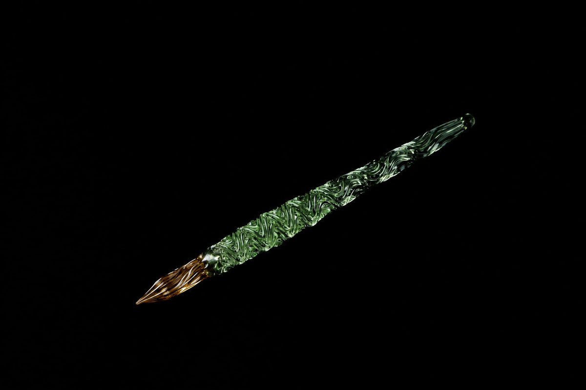 Hard Glass Pen - "Seifu" - green body, amber nib